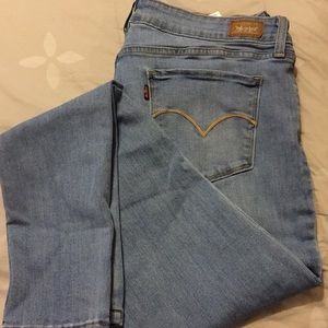 Womans Levi’s Skinny Jeans
